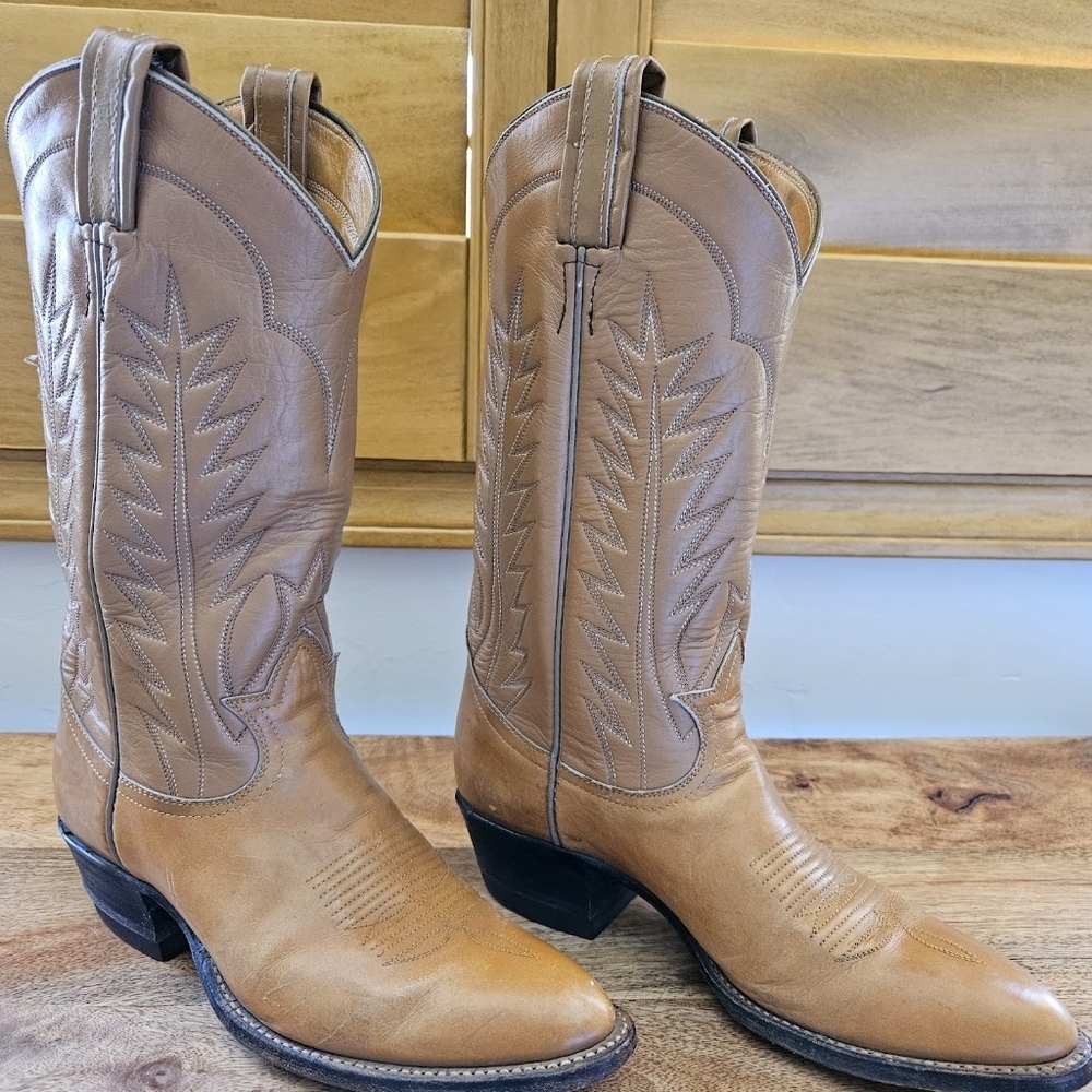 Vintage Tony Lama women's cowboy boots